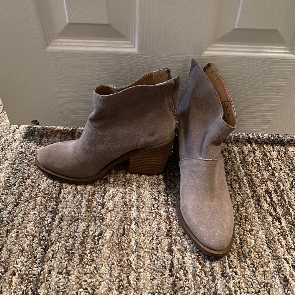 Steve Madden Booties - Picture 2 of 4